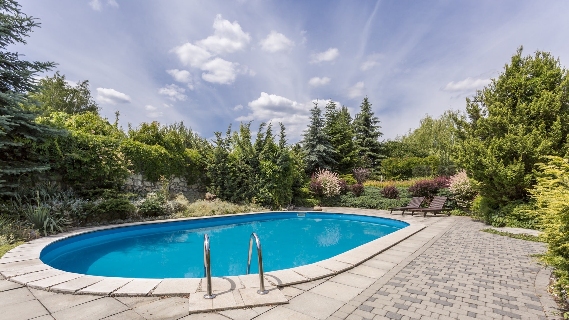 Oval-Pool